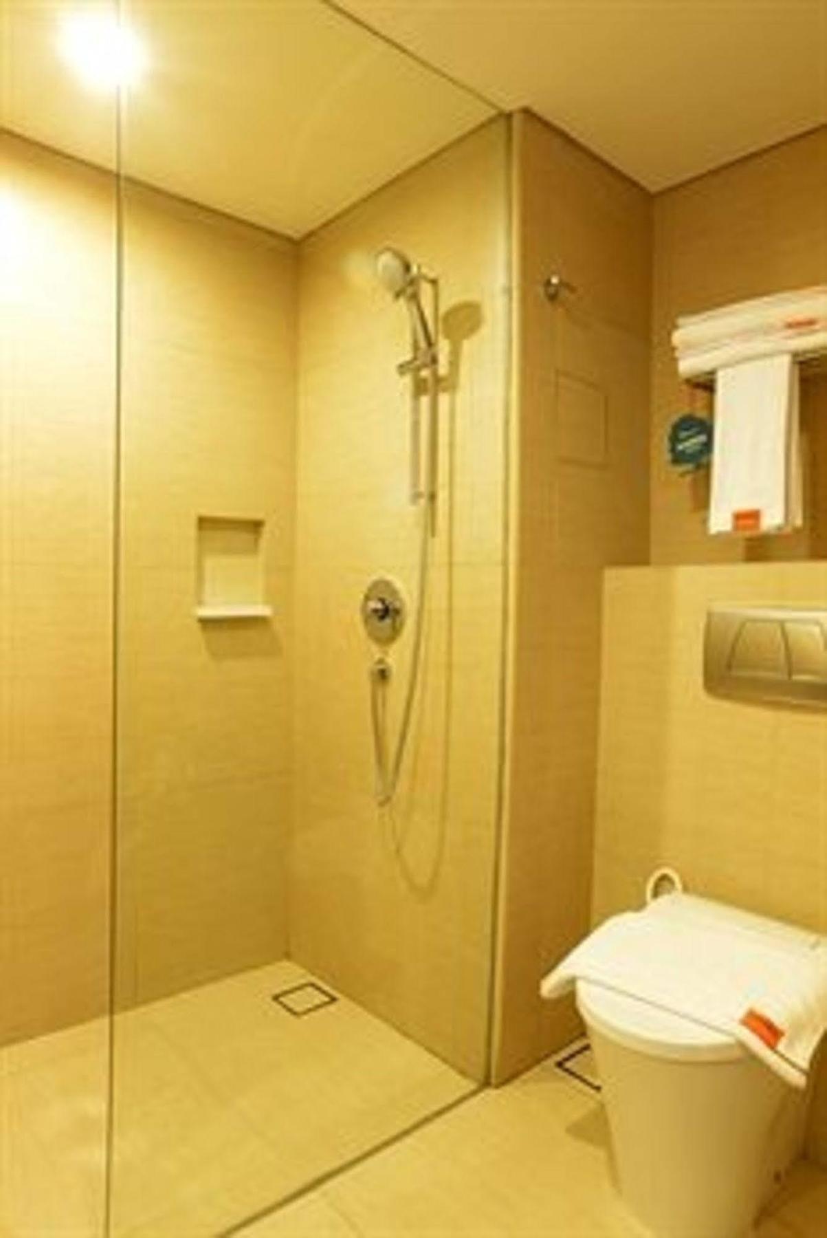 Harris Kuta Galleria - Bali Hotel